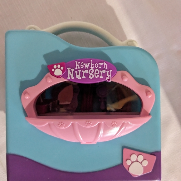 Puppy In My Pocket newborn nursery with pets and accessories complete 2005-08 - Picture 2 of 10